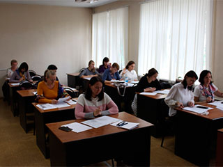 В ЦНППМ РИРО проводится второй период оценки предметно-методических компетенций учителей